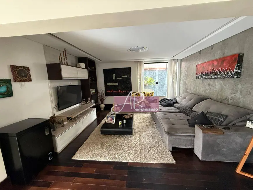 Casa com 6 quartos à venda, 450m2 em Fátima I, Pouso Alegre - MG - imagem 5 Foto 5 de Casa com 6 quartos à venda, 450m2 em Fátima I, Pouso Alegre - MG