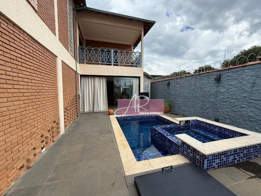 Casa com 6 quartos à venda, 450m2 em Fátima I, Pouso Alegre - MG - imagem 2 Foto 2 de Casa com 6 quartos à venda, 450m2 em Fátima I, Pouso Alegre - MG