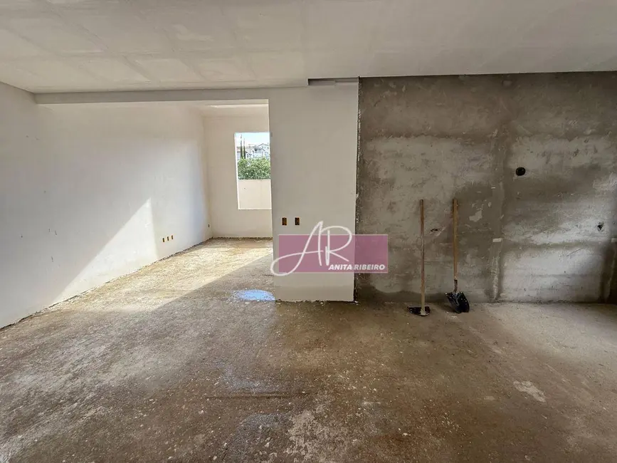 Foto 3 de Casa com 3 quartos à venda, 300m2 em Pouso Alegre - MG