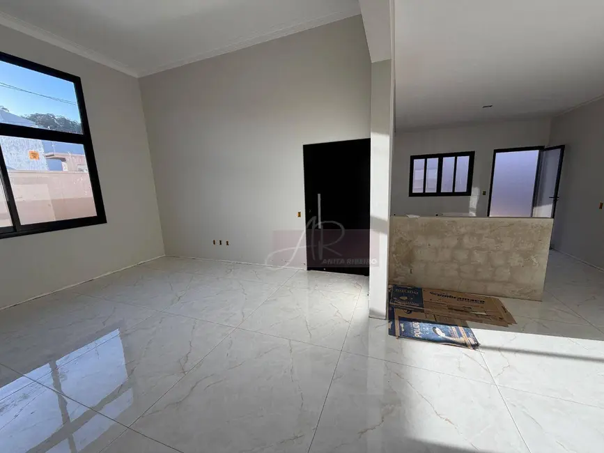 Casa com 3 quartos à venda, 300m2 em Pouso Alegre - MG - imagem 2 Foto 2 de Casa com 3 quartos à venda, 300m2 em Pouso Alegre - MG