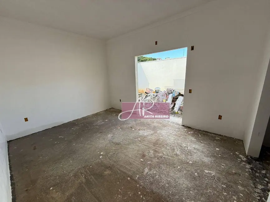 Foto 5 de Casa com 3 quartos à venda, 300m2 em Pouso Alegre - MG