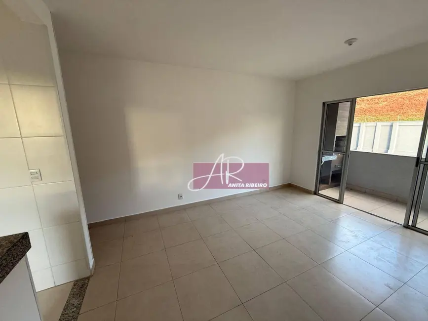 Foto 2 de Apartamento com 2 quartos à venda, 65m2 em Pouso Alegre - MG