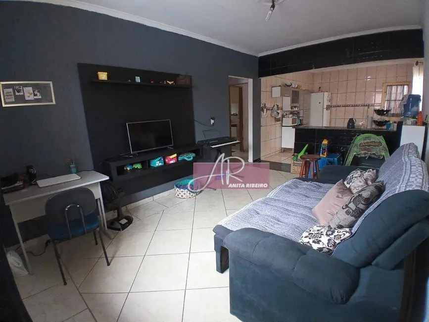 Foto 3 de Casa com 2 quartos à venda, 250m2 em São Carlos, Pouso Alegre - MG