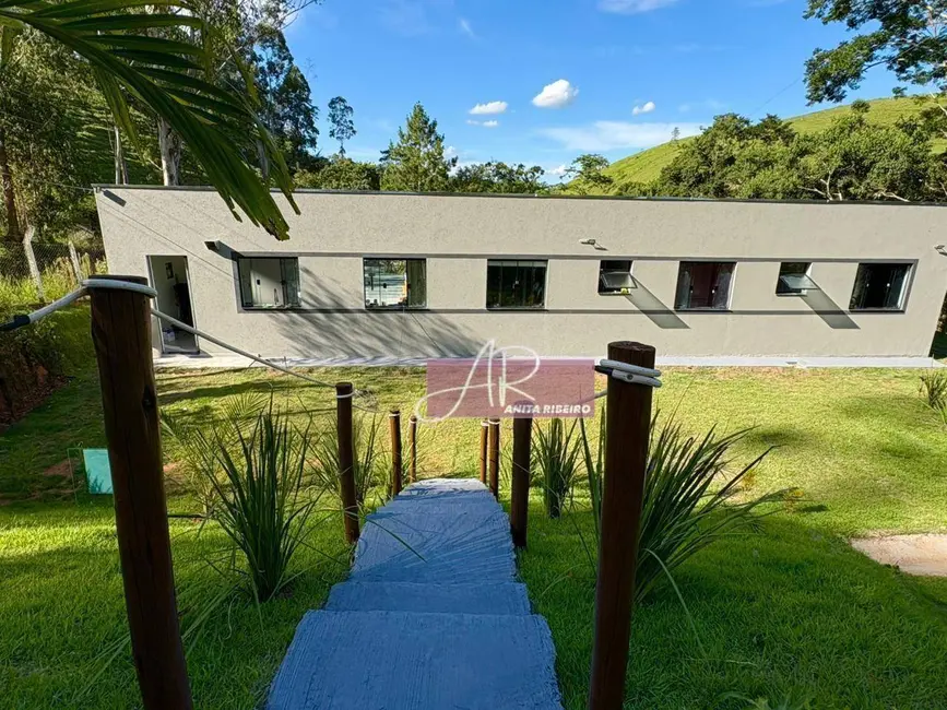Chácara com 3 quartos à venda, 4000m2 em Belo Horizonte, Pouso Alegre - MG - imagem 3 Foto 3 de Chácara com 3 quartos à venda, 4000m2 em Belo Horizonte, Pouso Alegre - MG