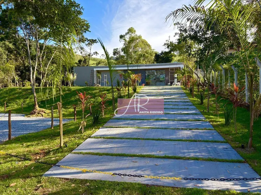 Chácara com 3 quartos à venda, 4000m2 em Belo Horizonte, Pouso Alegre - MG - imagem 1 Foto 1 de Chácara com 3 quartos à venda, 4000m2 em Belo Horizonte, Pouso Alegre - MG