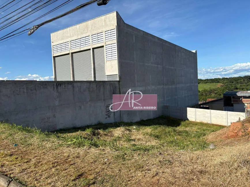 Foto 1 de Terreno / Lote à venda, 300m2 em Pouso Alegre - MG