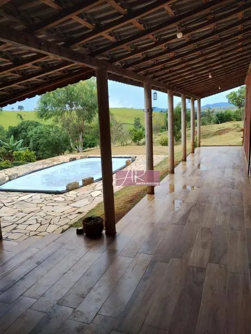 Chácara com 4 quartos à venda, 3000m2 em Pouso Alegre - MG - imagem 8 Foto 8 de Chácara com 4 quartos à venda, 3000m2 em Pouso Alegre - MG
