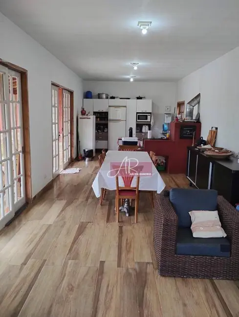 Chácara com 4 quartos à venda, 3000m2 em Pouso Alegre - MG - imagem 3 Foto 3 de Chácara com 4 quartos à venda, 3000m2 em Pouso Alegre - MG