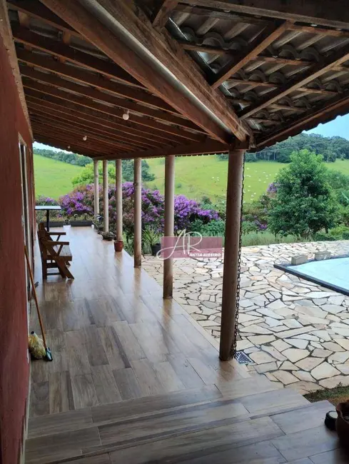 Chácara com 4 quartos à venda, 3000m2 em Pouso Alegre - MG - imagem 7 Foto 7 de Chácara com 4 quartos à venda, 3000m2 em Pouso Alegre - MG