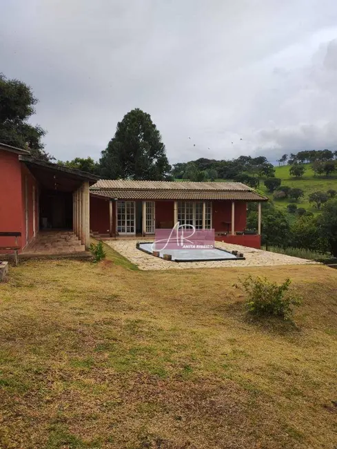 Foto 2 de Chácara com 4 quartos à venda, 3000m2 em Pouso Alegre - MG