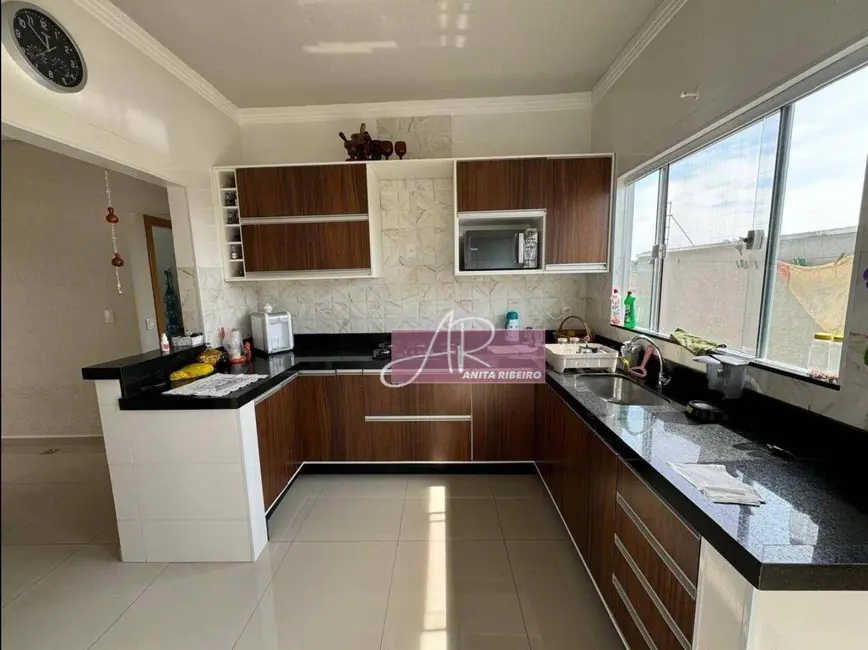 Foto 4 de Casa com 3 quartos à venda, 240m2 em Bela Itália, Pouso Alegre - MG