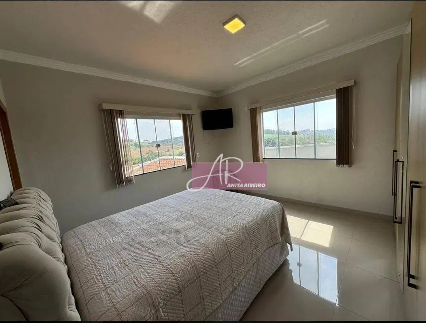 Foto 5 de Casa com 3 quartos à venda, 240m2 em Bela Itália, Pouso Alegre - MG