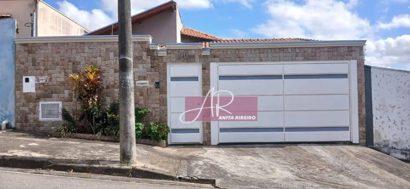 Foto 1 de Casa com 3 quartos à venda, 240m2 em Bela Itália, Pouso Alegre - MG