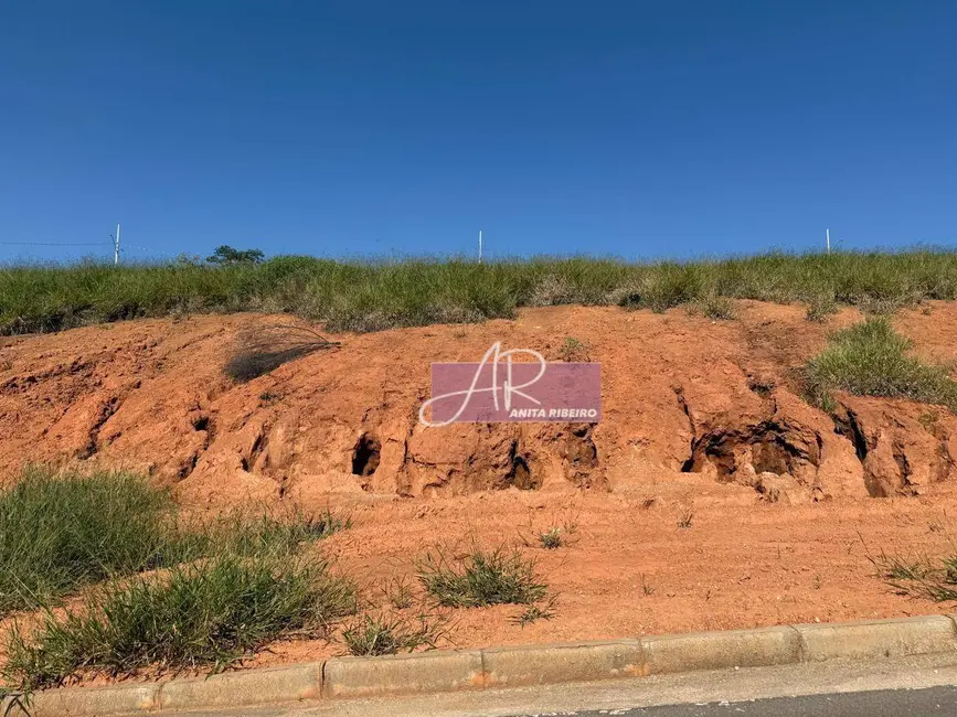 Foto 1 de Terreno / Lote à venda, 311m2 em Pouso Alegre - MG