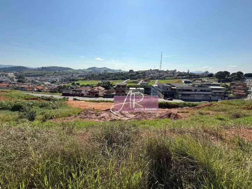Foto 1 de Terreno / Lote à venda, 325m2 em Pouso Alegre - MG