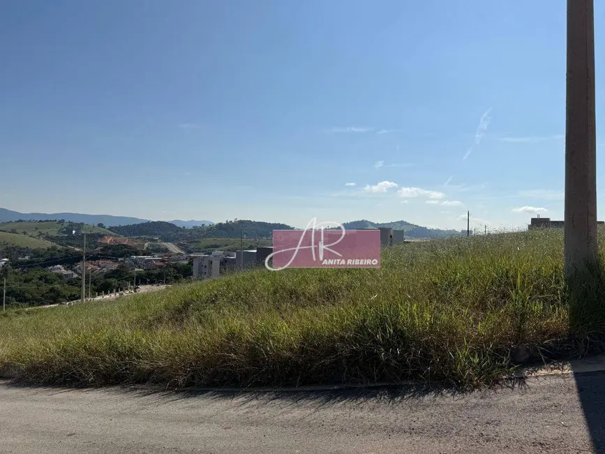 Foto 1 de Terreno / Lote à venda, 1219m2 em Pouso Alegre - MG