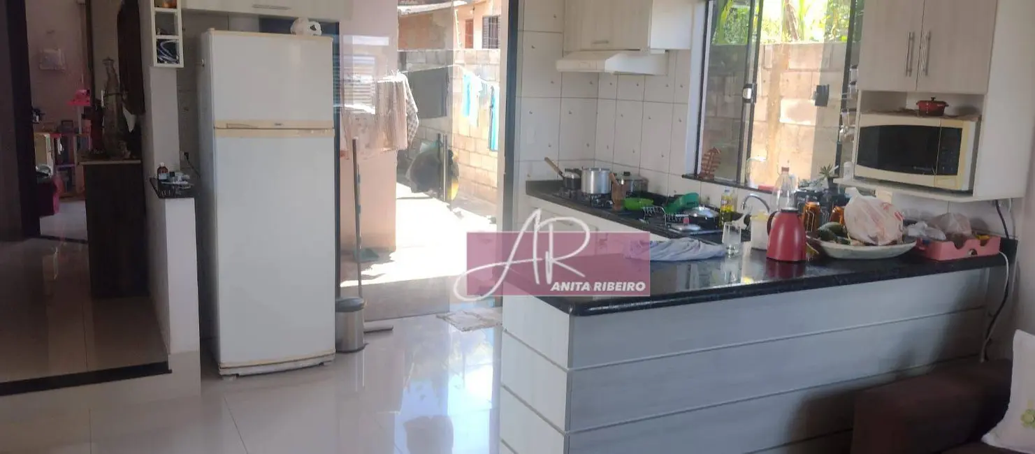 Foto 2 de Casa com 3 quartos à venda, 327m2 em Vila Nossa Senhora Aparecida, Pouso Alegre - MG