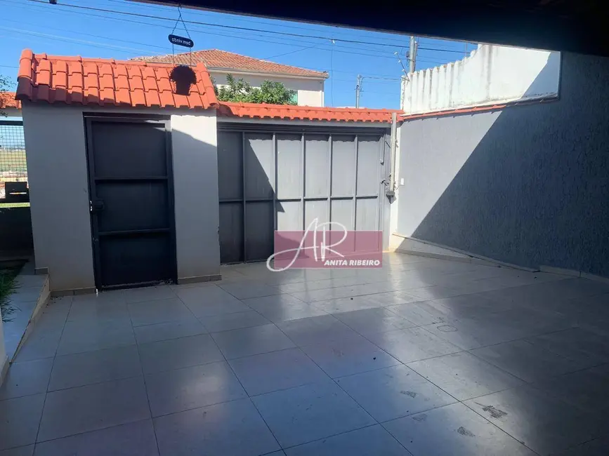 Casa com 3 quartos à venda, 300m2 em Colinas de Santa Bárbara, Pouso Alegre - MG - imagem 3 Foto 3 de Casa com 3 quartos à venda, 300m2 em Colinas de Santa Bárbara, Pouso Alegre - MG