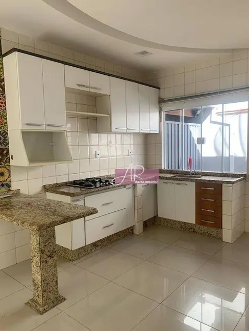 Casa com 3 quartos à venda, 300m2 em Colinas de Santa Bárbara, Pouso Alegre - MG - imagem 9 Foto 9 de Casa com 3 quartos à venda, 300m2 em Colinas de Santa Bárbara, Pouso Alegre - MG