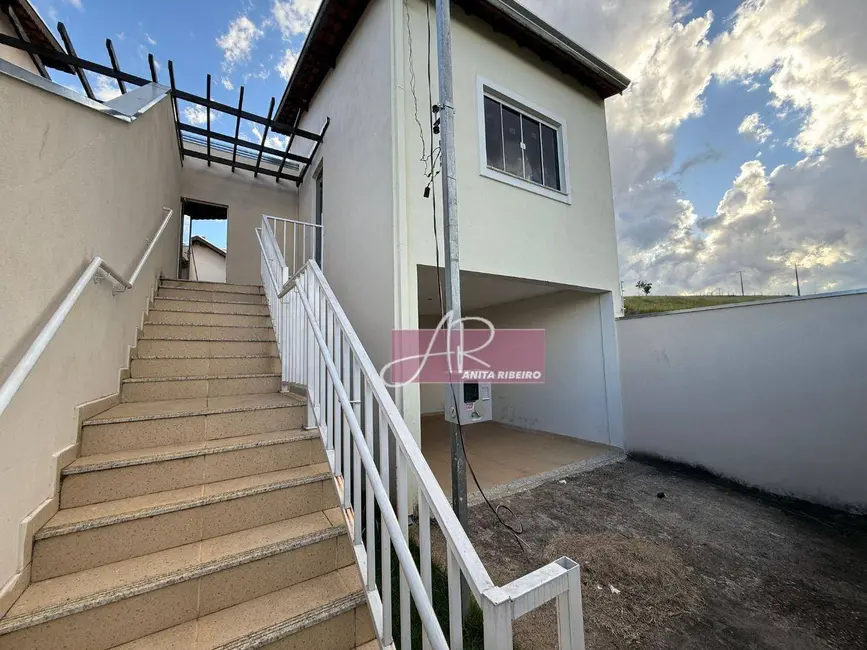 Foto 1 de Casa com 3 quartos à venda, 125m2 em Santo Expedito, Pouso Alegre - MG