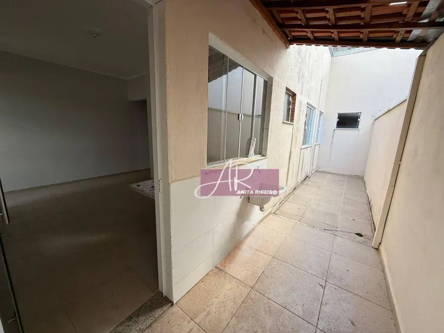 Foto 9 de Casa com 2 quartos à venda, 125m2 em Santo Expedito, Pouso Alegre - MG