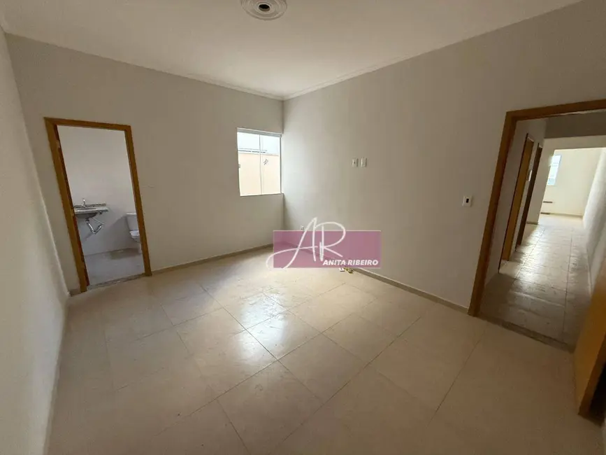 Foto 6 de Casa com 2 quartos à venda, 125m2 em Santo Expedito, Pouso Alegre - MG