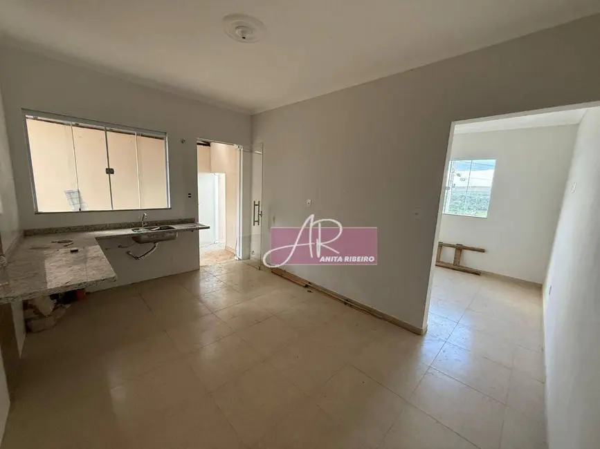 Foto 2 de Casa com 2 quartos à venda, 125m2 em Santo Expedito, Pouso Alegre - MG