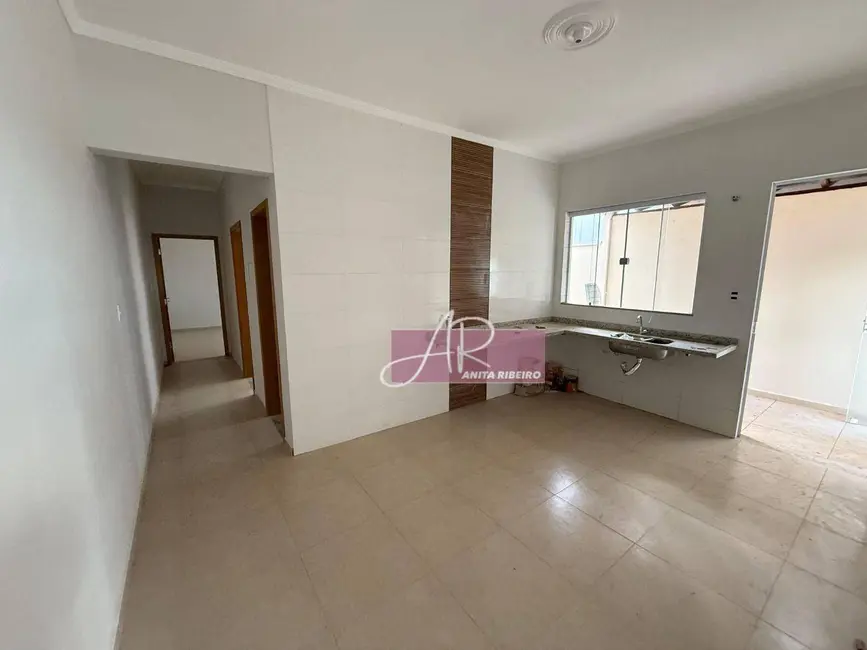 Foto 3 de Casa com 2 quartos à venda, 125m2 em Santo Expedito, Pouso Alegre - MG