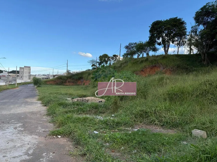 Foto 2 de Terreno / Lote à venda, 250m2 em Santo Expedito, Pouso Alegre - MG
