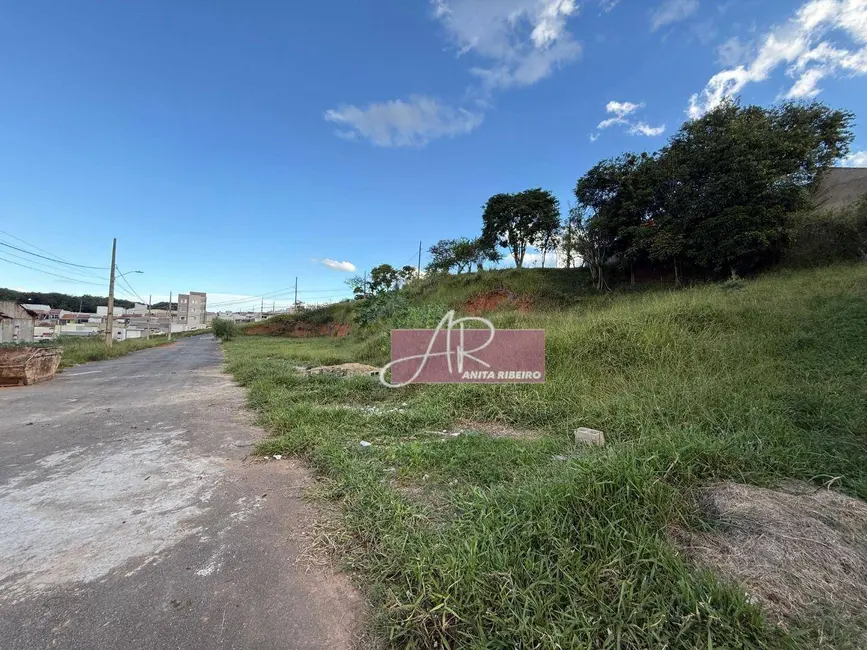 Foto 3 de Terreno / Lote à venda, 250m2 em Santo Expedito, Pouso Alegre - MG