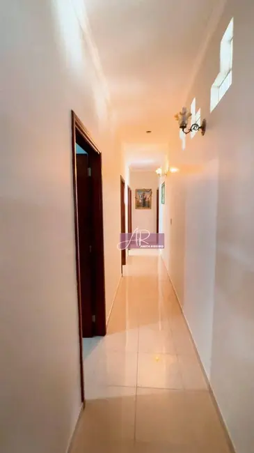 Foto 9 de Casa com 5 quartos à venda, 286m2 em Pouso Alegre - MG