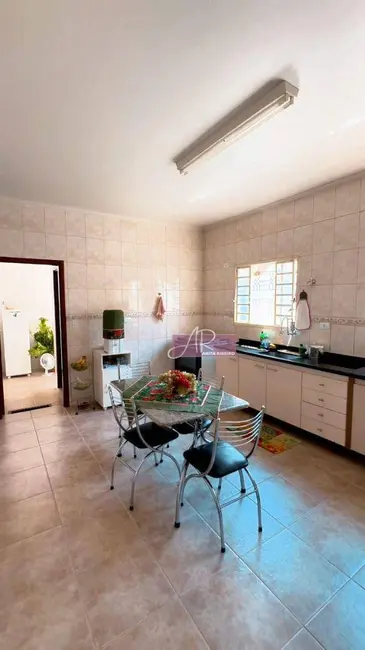 Foto 6 de Casa com 5 quartos à venda, 286m2 em Pouso Alegre - MG