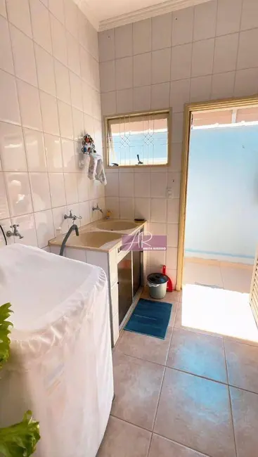 Foto 8 de Casa com 5 quartos à venda, 286m2 em Pouso Alegre - MG