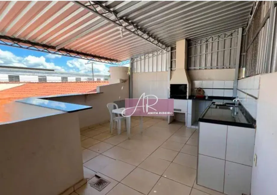 Foto 4 de Casa com 3 quartos à venda, 127m2 em São Carlos, Pouso Alegre - MG