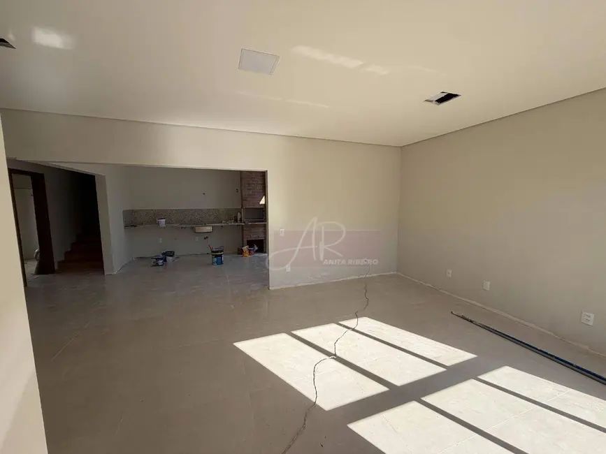 Foto 3 de Casa com 3 quartos à venda, 318m2 em Buritis, Pouso Alegre - MG