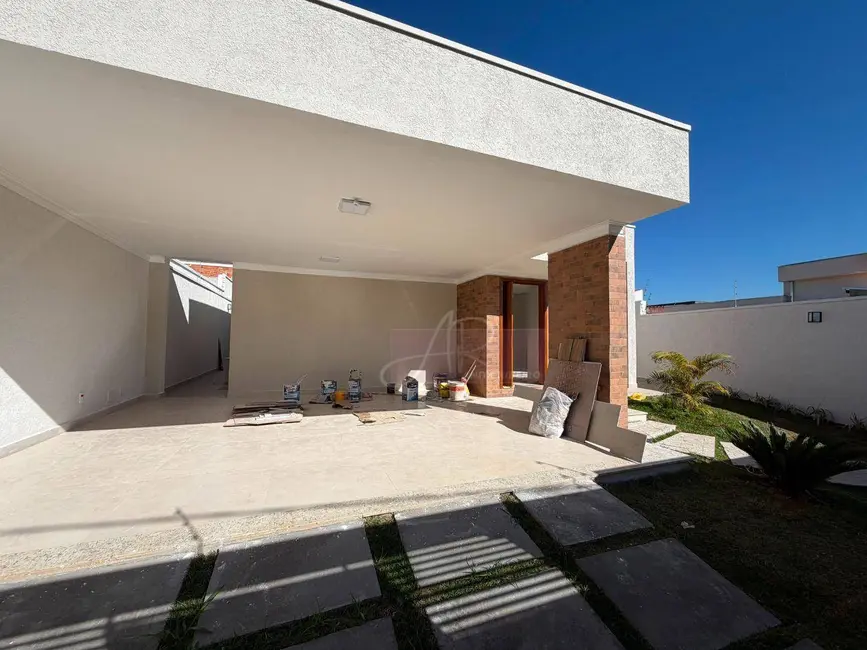 Foto 2 de Casa com 3 quartos à venda, 318m2 em Buritis, Pouso Alegre - MG