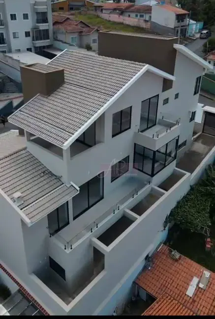 Casa com 3 quartos à venda, 320m2 em Fátima III, Pouso Alegre - MG - imagem 3 Foto 3 de Casa com 3 quartos à venda, 320m2 em Fátima III, Pouso Alegre - MG