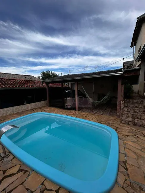 Chácara com 4 quartos à venda, 470m2 em Pouso Alegre - MG - imagem 2 Foto 2 de Chácara com 4 quartos à venda, 470m2 em Pouso Alegre - MG