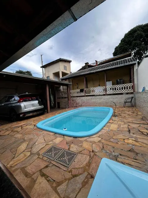 Chácara com 4 quartos à venda, 470m2 em Pouso Alegre - MG - imagem 1 Foto 1 de Chácara com 4 quartos à venda, 470m2 em Pouso Alegre - MG