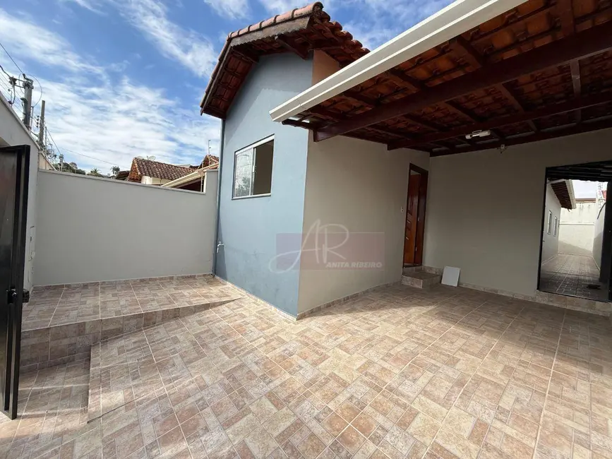 Foto 1 de Casa com 3 quartos à venda, 150m2 em Pouso Alegre - MG