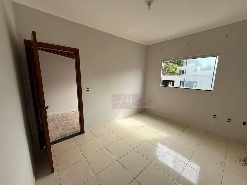 Foto 2 de Casa com 3 quartos à venda, 150m2 em Pouso Alegre - MG