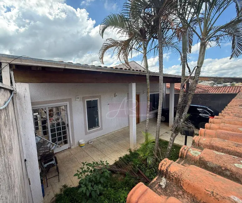 Foto 2 de Casa com 2 quartos à venda, 276m2 em Jardim Esplanada, Pouso Alegre - MG