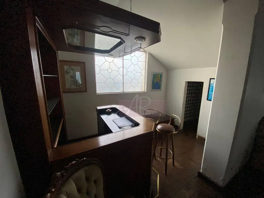 Casa com 7 quartos à venda, 1050m2 em Centro, Pouso Alegre - MG - imagem 4 Foto 4 de Casa com 7 quartos à venda, 1050m2 em Centro, Pouso Alegre - MG