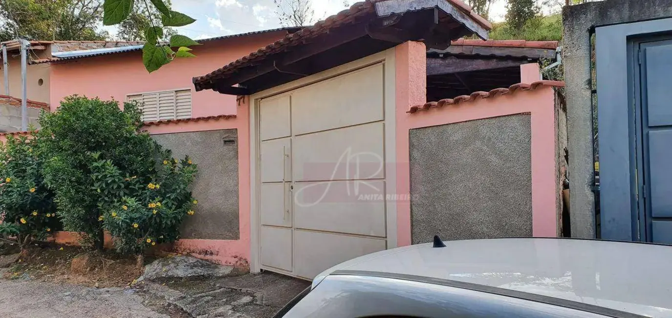 Foto 2 de Casa com 2 quartos à venda, 130m2 em Pouso Alegre - MG