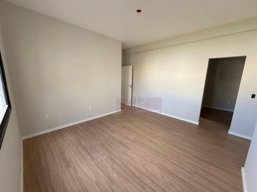 Foto 7 de Apartamento com 3 quartos à venda, 115m2 em Pouso Alegre - MG