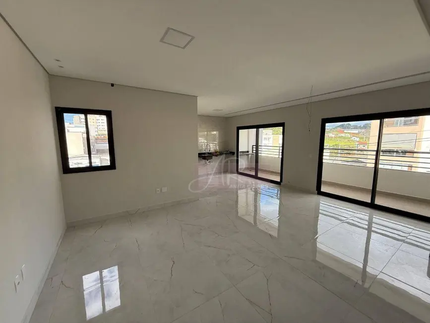 Foto 1 de Apartamento com 3 quartos à venda, 115m2 em Pouso Alegre - MG