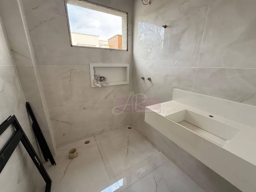 Apartamento com 2 quartos à venda, 63m2 em Pouso Alegre - MG - imagem 3 Foto 3 de Apartamento com 2 quartos à venda, 63m2 em Pouso Alegre - MG