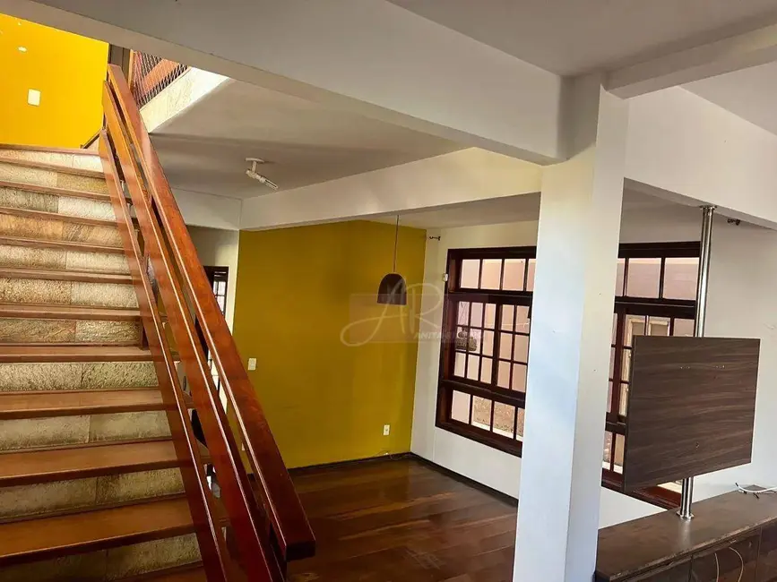 Casa com 4 quartos à venda, 600m2 em Pouso Alegre - MG - imagem 3 Foto 3 de Casa com 4 quartos à venda, 600m2 em Pouso Alegre - MG