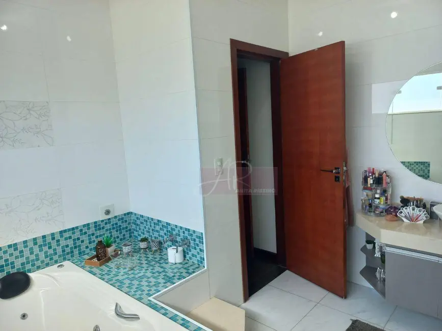 Foto 9 de Casa com 5 quartos à venda, 300m2 em Pouso Alegre - MG