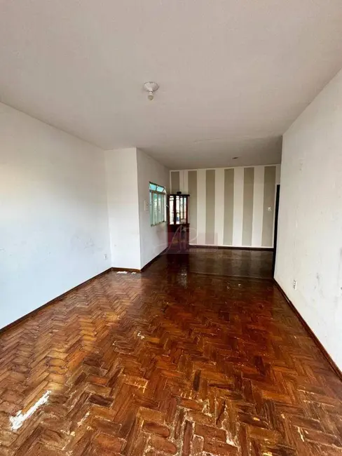 Foto 3 de Casa com 3 quartos à venda, 309m2 em Pouso Alegre - MG